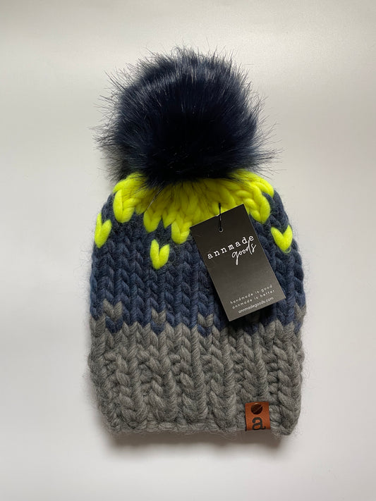 ”The “Helen” beanie | 100% wool | Night Lights with navy pom